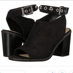 Price🔻 Circus Sam Edelman peep toe booties